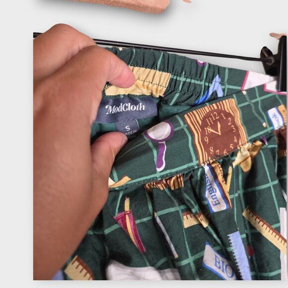 ModCloth Womens Head of the Class Skirt School Teacher Sm Whimsical Novelty - Picture 6 of 9